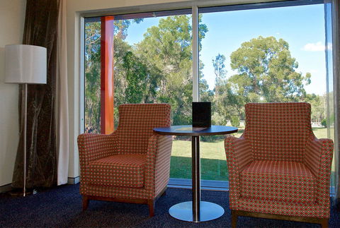 Alexandra Hills Hotel - Lightning Ridge Tourism 2