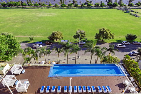 Crowne Plaza Perth - Lightning Ridge Tourism 2