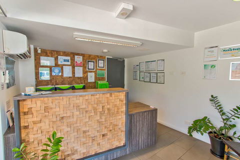 Mackay Oceanside Central Hotel - Lightning Ridge Tourism 2