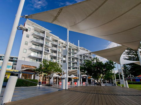 Oaks Waterfront Resort - Lightning Ridge Tourism 0