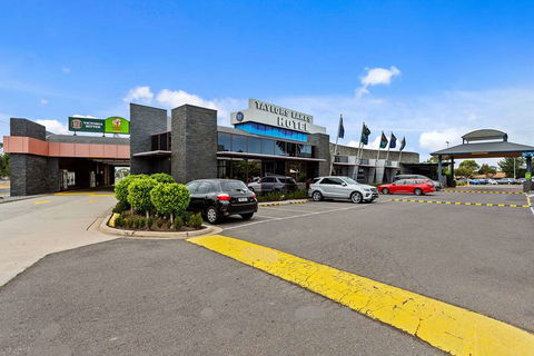 Quality Inn Taylors Lakes Motel - Lightning Ridge Tourism 2