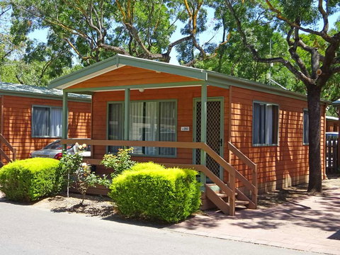 Adelaide Caravan Park - Lightning Ridge Tourism 1