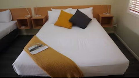 Gayndah Colonial Motor Inn - Lightning Ridge Tourism 1