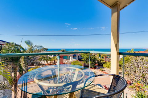 Aqualuna Beach Resort - Lightning Ridge Tourism 0