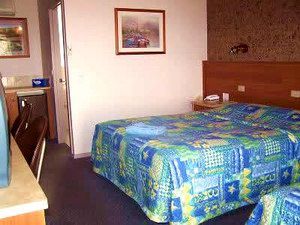 Anchor Belle Motel - Lightning Ridge Tourism 1