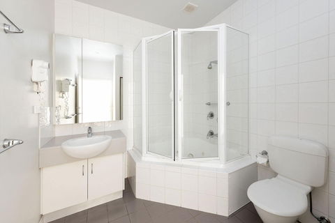 Lady Bay Resort - Lightning Ridge Tourism 2