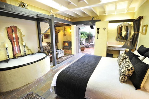 Adeline Bed & Breakfast - Lightning Ridge Tourism 10