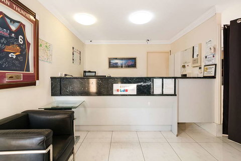 Econo Lodge Waterford - Lightning Ridge Tourism 3