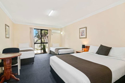 Econo Lodge Waterford - Lightning Ridge Tourism 9