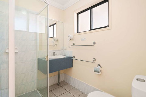 Econo Lodge Waterford - Lightning Ridge Tourism 13