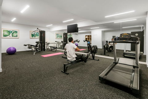 Quest Canberra City Walk - Lightning Ridge Tourism 9