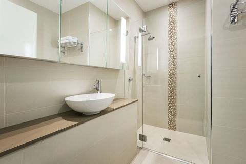 Quest Canberra - Lightning Ridge Tourism 5