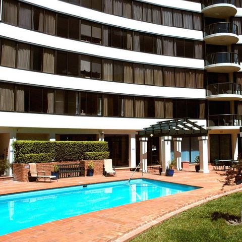 BreakFree Capital Tower - Lightning Ridge Tourism 10