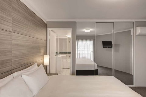 Adina Serviced Apartments James Court - Lightning Ridge Tourism 10