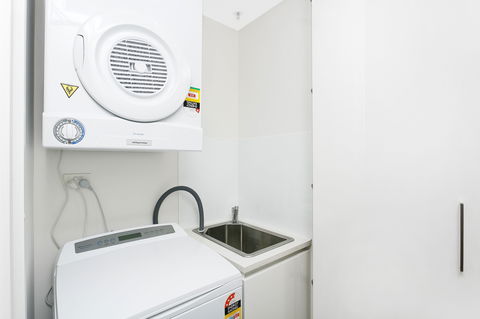 Astra Canberra Manhattan - Lightning Ridge Tourism 16