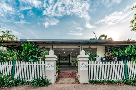 Palms City Resort - Lightning Ridge Tourism 5