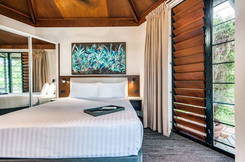 Palms City Resort - Lightning Ridge Tourism 11