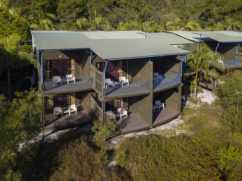 Mercure Kingfisher Bay Resort - Lightning Ridge Tourism 1
