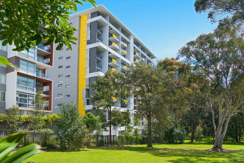 Astra Apartments MacQuarie Park - Lightning Ridge Tourism 0