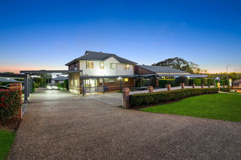 Ambassador On Ruthven Motel - Lightning Ridge Tourism 0