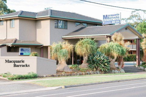 Macquarie Barracks Inn - Lightning Ridge Tourism 0