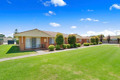 Comfort Inn & Suites King Avenue - Lightning Ridge Tourism 0