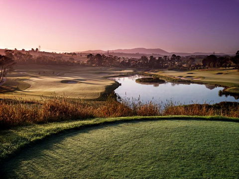 Yarra Valley Lodge - Lightning Ridge Tourism 0