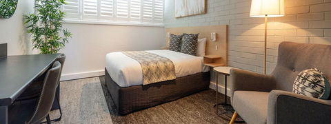 Fitzroy Motel - Lightning Ridge Tourism 1