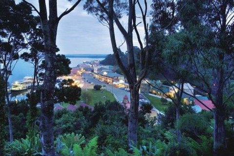 Strahan Village - Lightning Ridge Tourism 2