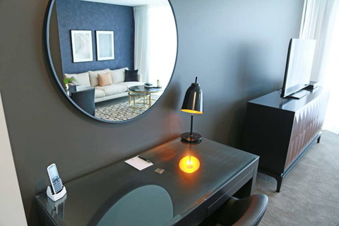 Alex Perry Hotel and Apartments - Lightning Ridge Tourism 8