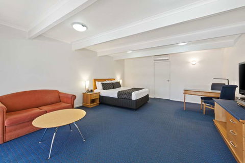 Quality Siesta Resort - Lightning Ridge Tourism 2