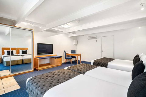 Quality Siesta Resort - Lightning Ridge Tourism 3