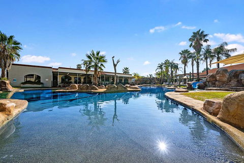 Quality Siesta Resort - Lightning Ridge Tourism 6