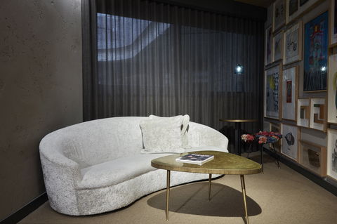 Ovolo Nishi - Lightning Ridge Tourism 9