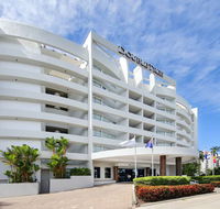 DoubleTree by Hilton Cairns - Lightning Ridge Tourism