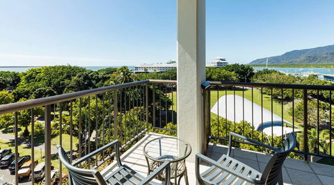 Pacific Hotel Cairns - Lightning Ridge Tourism 10