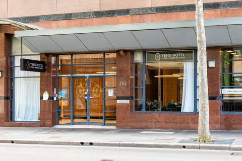 YEHS Hotel Sydney Harbour Suites - Lightning Ridge Tourism 0