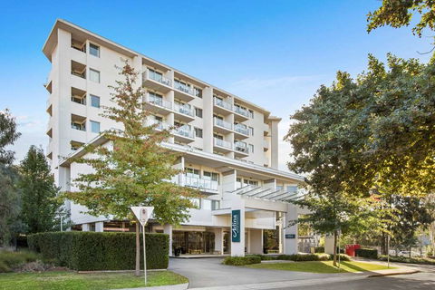 Adina Serviced Apts Canberra Dickson - Lightning Ridge Tourism 2