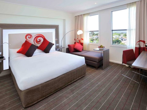Novotel Glen Waverley - Lightning Ridge Tourism 2