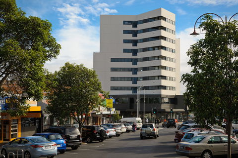 Apartments @ IKON Glen Waverley - Lightning Ridge Tourism 0