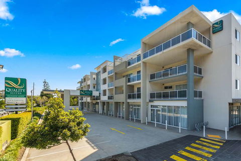 Quality Suites Pioneer Sands - Lightning Ridge Tourism 1