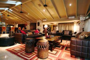 Trinity Beach Palace - Lightning Ridge Tourism 1