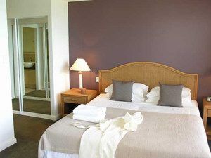 Sea Change Beachfront Apartments - Lightning Ridge Tourism 1