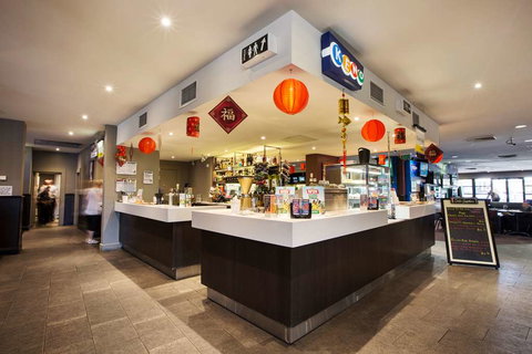Nightcap at Ashley Hotel - Lightning Ridge Tourism 3