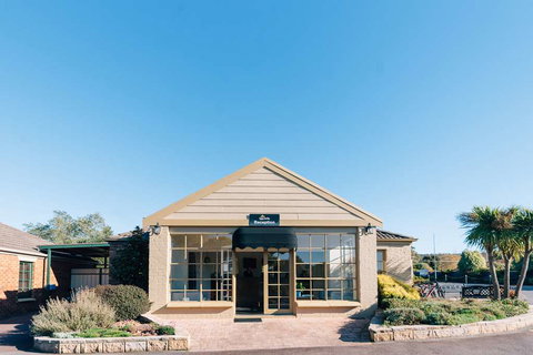 Country Club Villas - Lightning Ridge Tourism 1