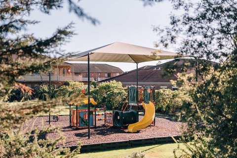 Country Club Villas - Lightning Ridge Tourism 16