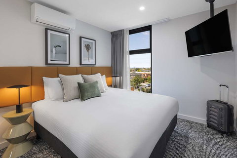 Punthill Essendon North - Lightning Ridge Tourism 2