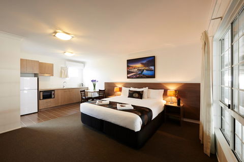 Takalvan Motel - Lightning Ridge Tourism 2