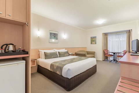 Waverley International Hotel - Lightning Ridge Tourism 1