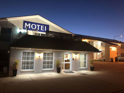Best Western Coachman's Inn Motel - Lightning Ridge Tourism 1
